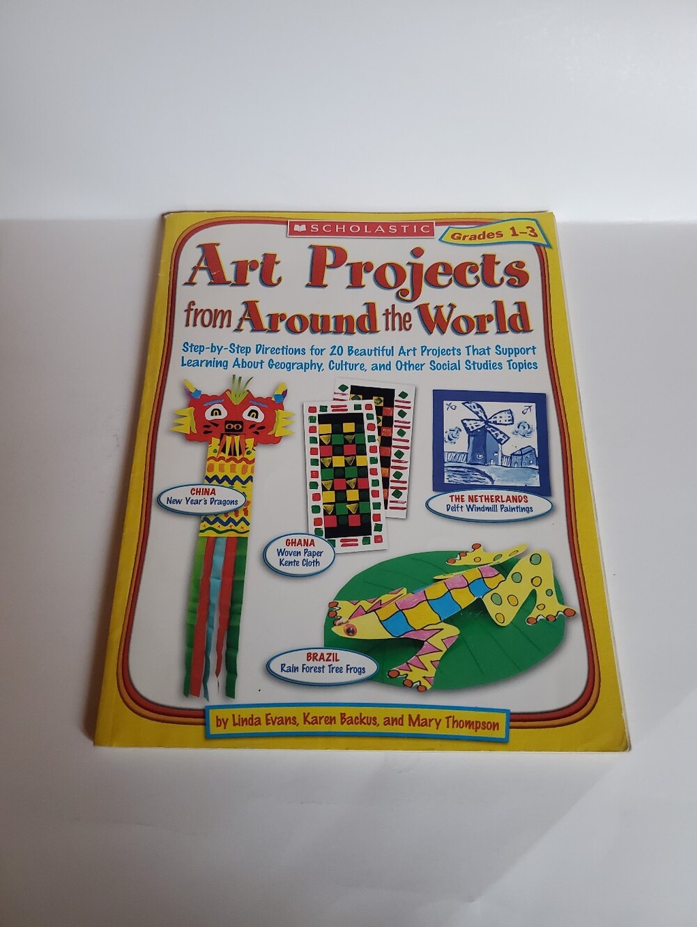 Scholastic Yellow-Bordered Art Projects By Linda Evans Paperback Preowned